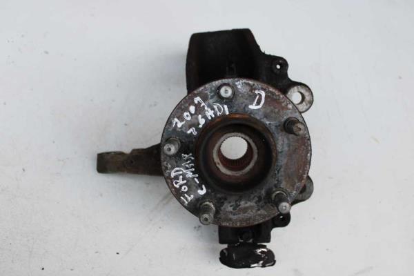 MOYEU AVANT DROIT FORD FOCUS 2004+ / FORD C-MAX 2003+ / VOLVO C30 1.6TDCI / 1.8TDCI - Vue 1